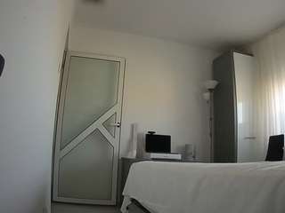 voyeurcam-charmhellen-kitchen