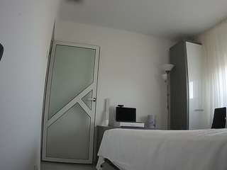 voyeurcam charmhellen kitchen