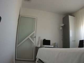 voyeurcam charmhellen kitchen