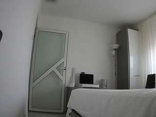 voyeurcam-charmhellen-kitchen