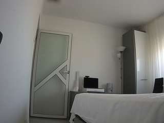 voyeurcam-charmhellen-kitchen