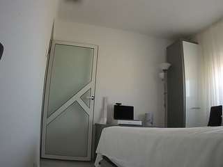 voyeurcam-charmhellen-kitchen