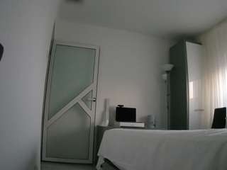 voyeurcam-charmhellen-kitchen