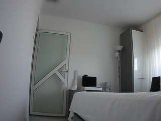 voyeurcam-charmhellen-kitchen live cam profile