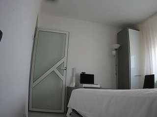 voyeurcam-charmhellen-kitchen