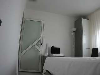 voyeurcam-charmhellen-kitchen