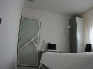 voyeurcam-charmhellen-kitchen