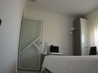 voyeurcam-charmhellen-kitchen live cam profile