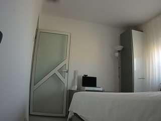 voyeurcam-charmhellen-kitchen live cam profile