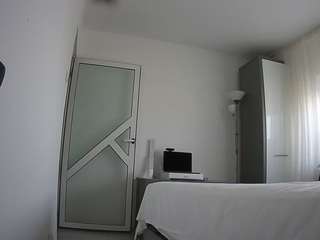 voyeurcam-charmhellen-kitchen