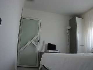 voyeurcam-charmhellen-kitchen