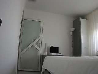 voyeurcam-charmhellen-kitchen