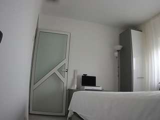 voyeurcam-charmhellen-kitchen