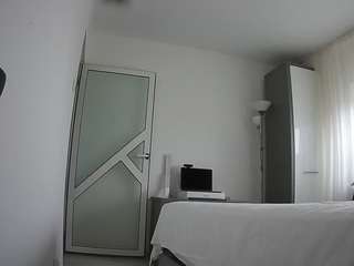 voyeurcam-charmhellen-kitchen