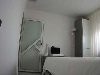 voyeurcam-charmhellen-kitchen