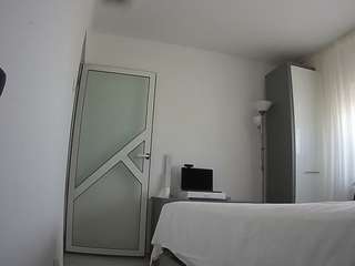 voyeurcam-charmhellen-kitchen