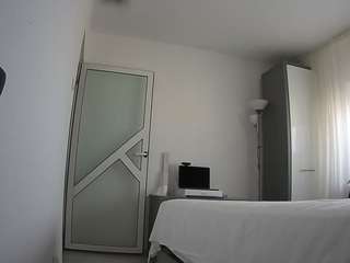 voyeurcam-charmhellen-kitchen