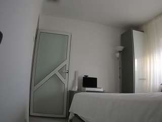 voyeurcam-charmhellen-kitchen