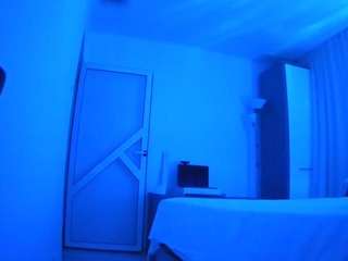 voyeurcam-charmhellen-kitchen