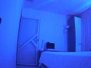 voyeurcam-charmhellen-kitchen