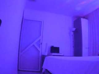 voyeurcam-charmhellen-kitchen