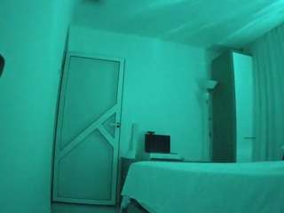 voyeurcam-charmhellen-kitchen