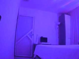 voyeurcam-charmhellen-kitchen