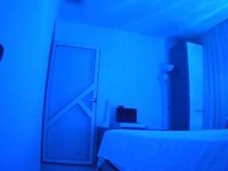 voyeurcam-charmhellen-kitchen