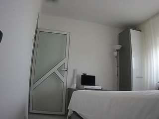 voyeurcam-charmhellen-kitchen