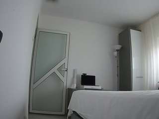 voyeurcam-charmhellen-kitchen