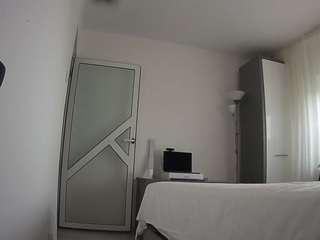 voyeurcam-charmhellen-kitchen