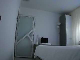 voyeurcam-charmhellen-kitchen