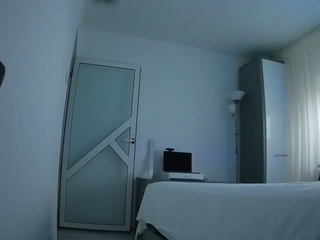 voyeurcam-charmhellen-kitchen webcam