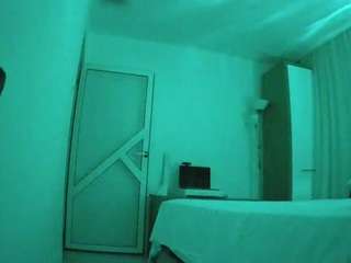 voyeurcam-charmhellen-kitchen