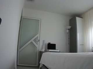 voyeurcam-charmhellen-kitchen