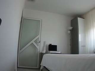 voyeurcam-charmhellen-kitchen