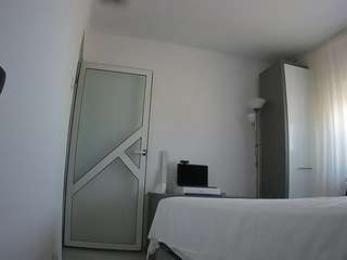 voyeurcam-charmhellen-kitchen