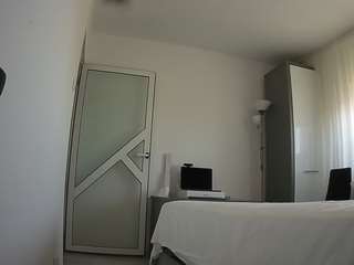 voyeurcam-charmhellen-kitchen