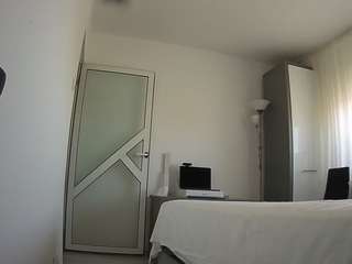 voyeurcam-charmhellen-kitchen