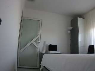 voyeurcam-charmhellen-kitchen