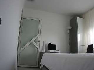 voyeurcam-charmhellen-kitchen