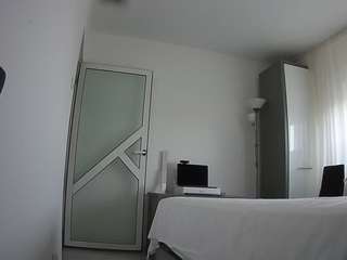 voyeurcam-charmhellen-kitchen