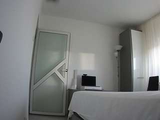 voyeurcam-charmhellen-kitchen