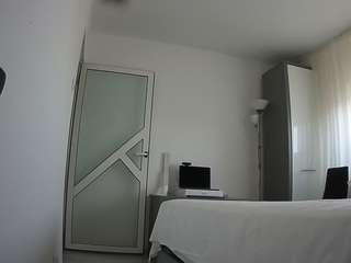 voyeurcam-charmhellen-kitchen