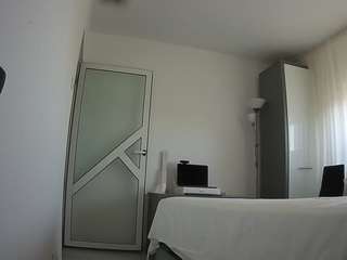 voyeurcam-charmhellen-kitchen