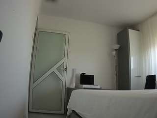 voyeurcam-charmhellen-kitchen