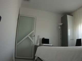 voyeurcam-charmhellen-kitchen