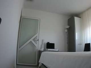 voyeurcam-charmhellen-kitchen