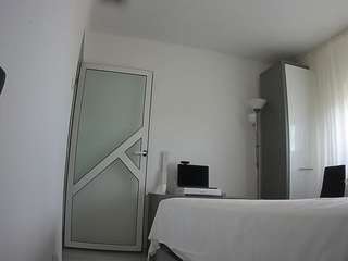 voyeurcam-charmhellen-kitchen