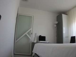 voyeurcam-charmhellen-kitchen